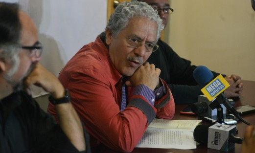 El alcalde de Xalapa, Hipólito Rodríguez Herrero, negó que tenga prohibido reunirse con el gobernador, tal como este lo insinuara en su reciente  conferencia  este último, y dijo que estar dispuesto a la colocación de cámaras, siempre y cuando se cumplan las reglas. 