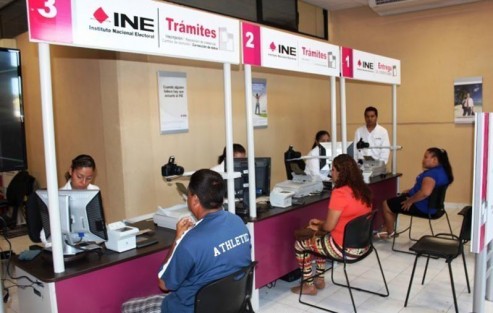  Reciben pésima atención para la reimpresión de su credencial de elector.
