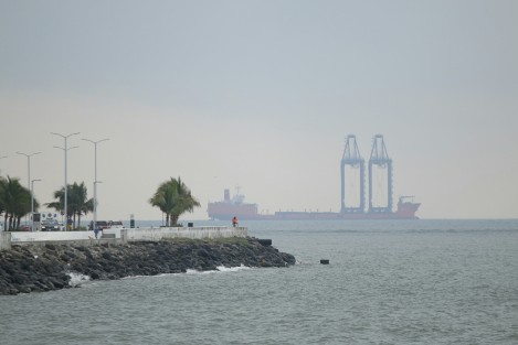 Llegan a Veracruz las dos grúas Super Post Panamax que serán instaladas en el muelle de descargas de ICAVE dentro del Nuevo Puerto de Veracruz. Estas estructuras servirían para realizar las maniobras de descarga cuando arribe a la nueva terminal portaria el primer barco comercial a mediados de junio.