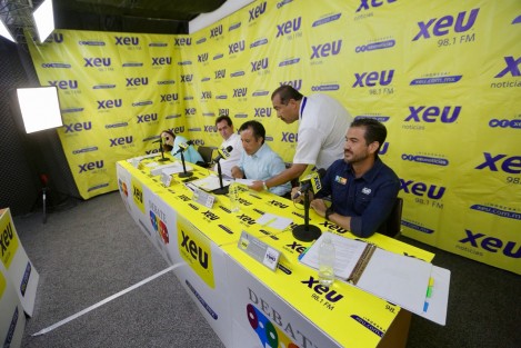 Los 4 candidatos a la gubernatura de Veracruz mantuvieron un debate en una radiodifusora de la ciudad de Veracruz, donde resaltó la experiencia política de Pepe Yunes. 