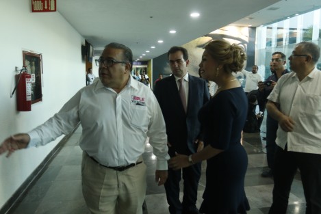 Allegados a cada uno de los candidatos, los acompañaron al debate organizado por el OPLE. 