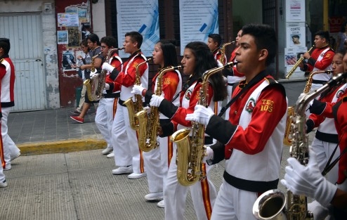Con un recorrido que inició en la avenida Maestros Veracruzanos, Xalapeños Ilustres, Enríquez y para terminar en el Teatro del Estado, se llevó a cabo la tercera edición del <em>Desfile de las Flores</em> en Xalapa.  