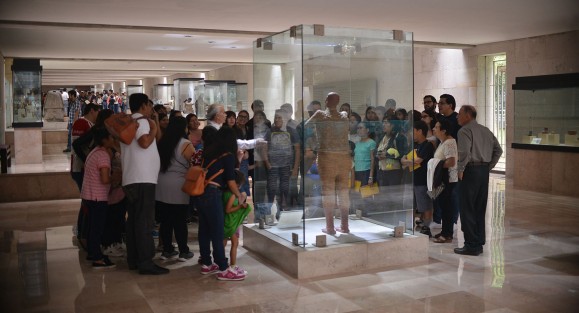 Miles de personas se dieron cita en museo de Antropología  de Xalapa (MAX) para conmemorar el día internacional del museo, el cual se celebra el 18 de Mayo, pero para que más familias pudieran asistir  se celebró este domingo.