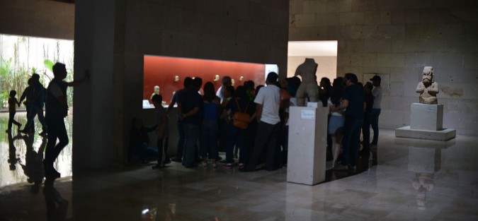 Miles de personas se dieron cita en museo de Antropología  de Xalapa (MAX) para conmemorar el día internacional del museo, el cual se celebra el 18 de Mayo, pero para que más familias pudieran asistir  se celebró este domingo.