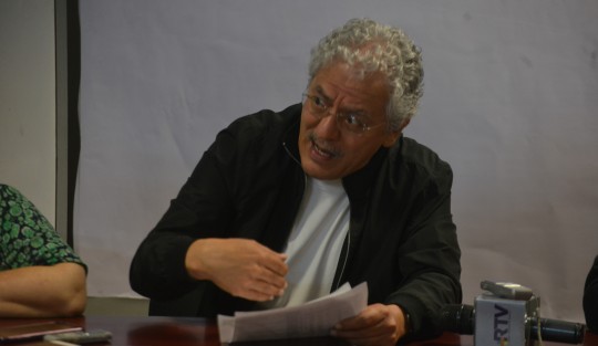El alcalde de Xalapa, Hipólito Rodríguez, habló en su conferencia de prensa, sobre la reubicación de los comerciantes de la avenida Orizaba; además comentó que los empleados que se manifestaron tenían negocios truculentos y fueron descubiertos. 