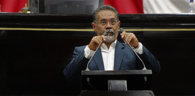 Con el objeto de procurar el pleno desarrollo físico, mental y social de las niñas, niños y adolescentes del Estado, el diputado Tito Delfín Cano presentó una iniciativa que reforma la Ley de los Derechos de las Niñas, Niños y Adolescentes y la Ley de Educación ambas del Estado de Veracruz.