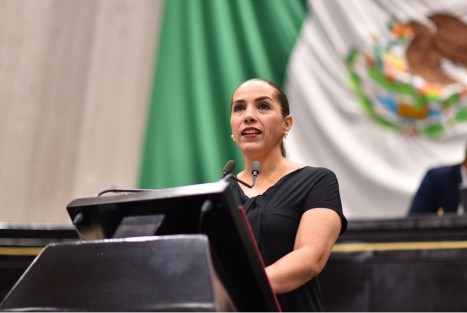 Cinthya Lobato Calderón.