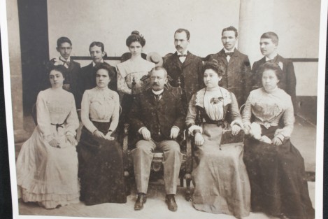Con una caminata por calles del Centro Histórico de Xalapa, así como una exposición de fotografías y documentos históricos, la escuela Primaria Manuel de Boza, primera escuela pública de Veracruz y de México, commemoró el 224 Aniversario de su fundación. 