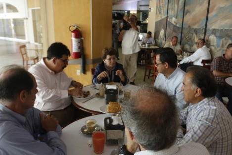 El exdirigente estatal del PRI en Veracruz, Renato Alarcón Guevara, también asistió al encuentro, pero lo sentaron en otra mesa.
