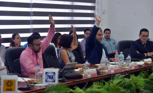 El Consejo General del OPLE Veracruz, determinó desechar el inicio del Procedimiento Especial Sancionador Ordinario (PES), presentado en contra del periodista Andrés Timoteo Morales, por la publicación de una encuesta en el periódico Notiver y que hacía referencia a las elecciones locales de Veracruz.