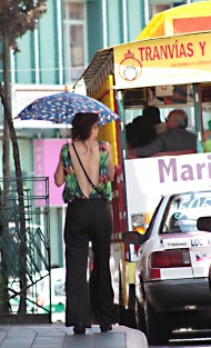 Entre este domingo 27 y por lo menos hasta el jueves 31 de mayo se observa temperaturas máximas y mínimas por arriba de sus valores medios mensual, por lo anterior se emite este aviso por Ola de Calor con el fin de que la población extreme sus precauciones y se eviten efectos negativos.
