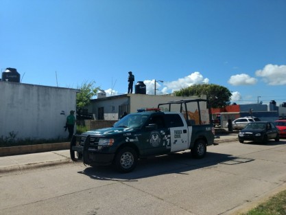 Un hombre que discutía con su expareja, fue abatido en el fraccionamiento Lomas de las Dunas de Coatzacoalcos, Ver. la mañana de este viernes, cuando agredió a disparos a elementos de la Fuerza Civil, quienes acudieron al auxilio de la familia. Un elemento de FC resultó herido. 