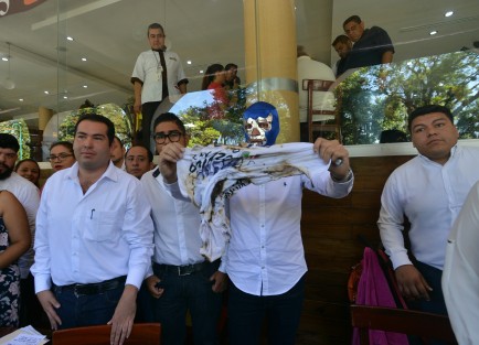 Jovenes priístas renunciaron a su partido.