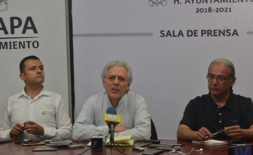 El alcalde de Xalapa, Hipólito Rodríguez Herrero, se pronunció en contra de los trabajos de minería  que se quieren realizar en el municipio de Alto Lucero, ya que dice que afectaría a toda la región, e invitó a los demás alcaldes a sumarse a la protesta. 
