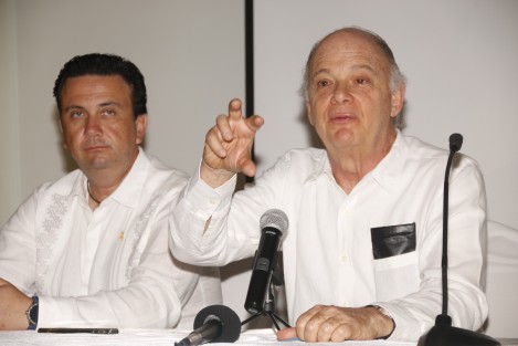 Enrique Krauze, historiador y analista político, ofreció  en Veracruz, una rueda de prensa previo a la presentación de su libro <em>El Pueblo Soy Yo</em>.