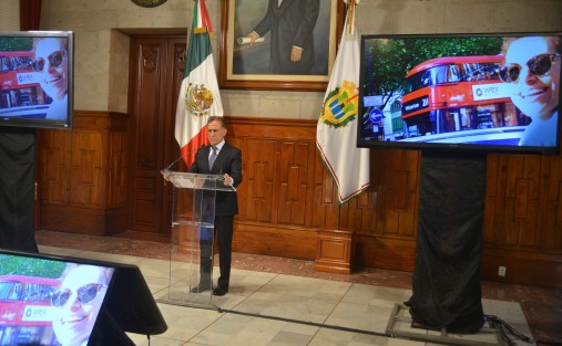 El gobernador Miguel Ángel Yunes dio a conocer a medios locales fotografías y videos de Karime Macías Tubilla, ubicándola, como desde tiempo atrás se ha dicho, en la ciudad de Londres, los cuales dijo ya hace dos días fueron entregados a PGR.