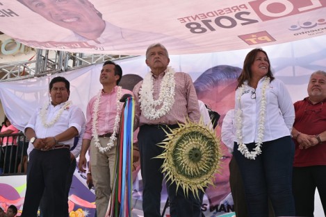 El candidato a la presidencia de la república por la coalición Juntos Haremos Historia, Andrés Manuel López Obrador, dijo en Papantla, que no hay mejor candidato para gobernar Veracruz que Cuitláhuac García, porque es un hombre inteligente, de convicciones y honesto.