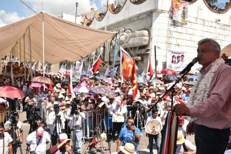 Procedentes de distintos municipios de toda esa franja productora de cítricos, vainilla, pimienta y ganado en el norte del estado de Veracruz, simpatizantes de AMLO escucharon atentos las propuestas, para mejorar las actividades del campo de esa región.
