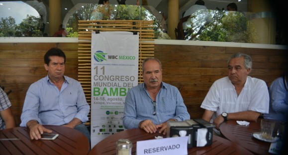 En el café del centro anunciaron el onceavo congreso mundial del bambú, el cual se llevará a cabo del 14 al 18 de agosto en esta ciudad capital. 