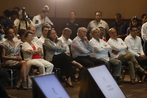 El gobernador del estado, Miguel Ángel Yunes Linares, encabezó la Sexta Reunión Anual del Sistema Primera Sesión del Consejo Estatal de Protección Civil Veracruz 2018. Le acompañaron autoridades y funcionarios de los 3 niveles de gobierno.