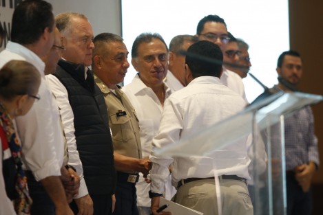César Triana, director director de la Cuenca Golfo de la Conagua, informó que se esperan 14 tormentas tropicales con nombre, de los cuales  serían 4 huracanes, de esos 3 intensos. 