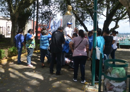 Cada candidato aportó sus acarreados, por lo que se vieron varios grupos de coordinadores. 