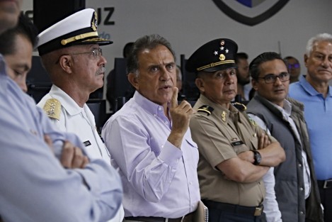 En rueda de prensa posterior a la reunión, el Gobernador Miguel Ángel Yunes Linares se congratuló de que en su estado se registró una semana muy positiva en materia de seguridad, pues los índices delictivos reportan a la baja. Esto pese a la percepción que la nota roja imprimó a la mayoría de los veracruzanos. 