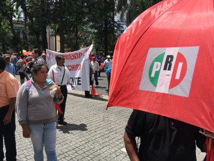 Antorchistas bloquearon la avemida Enríquez frente al Palacio Municipal.  Nuevamente están exigiendo a la administración municipal obras para sus colonias.