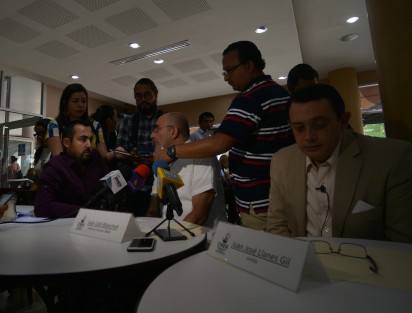 En rueda de prensa, lamentó la intervención del Gobierno del Estado en la movilización, coacción y compra del voto, además del condicionamiento de programas sociales, lo que ha empañado el proceso electoral en Veracruz. 