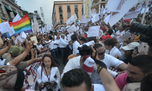 El prietito en el arroz se lo llevaron los disque guaruras que a punta de empujones trataron de impedir la labor de los medios de comunicación.