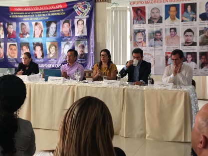 Candidatos a la gubernatura de Veracruz se reunieron en Xalapa con integrantes de los colectivos de desaparecidos, de quienes escucharon reclamos, necesidades y peticiones, así como presentaron propuestas en caso de verse favorecidos con el voto de la mayoría en las elecciones.  