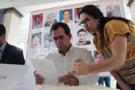 Es impensable cualquier acción gubernamental que no sea consecuente con los derechos humanos, afirmó el candidato a Gobernador de la coalición “Por un Veracruz Mejor”, Pepe Yunes Zorrilla, quien dio a conocer que su gobierno presentará una iniciativa de Ley Estatal en Materia de Desaparición Forzada de Personas que dé paso al Sistema Estatal de Búsqueda de Desaparecidos.