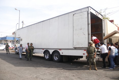 Llegó la paquetería electoral a Veracruz. Un convoy resguardado por elementos de MARINA arribó a los distritos IV y XII este viernes.
