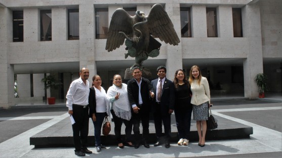  El diputado de la LXIV Legislatura de Veracruz, Nicolás de la Cruz de la Cruz, anunció que el lunes 11 de Junio, en la séptima sesión ordinaria del Pleno, presentará la iniciativa de reforma al artículo 70 de la Constitución Política del Estado para incorporar la figura de la reelección de los presidentes municipales y así establecer en la entidad este derecho que en diversos estados de la República ya está vigente. 