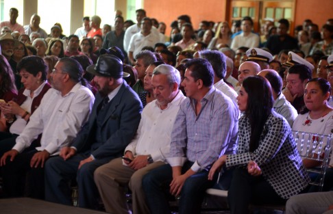 Varios expanistas que se han sumado al proyecto de Juntos Haremos Historia, asistieron a la conferencia de Tatiana Clouthier. 