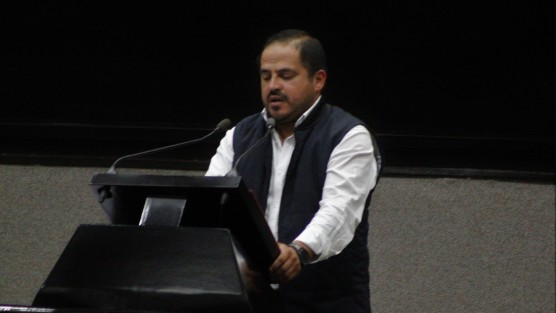 El diputado Ernesto Cuevas Hernández presentó un anteproyecto con punto de Acuerdo en el que pide, al Congreso de la Unión, exhorte a la Secretaría de Comunicaciones y Transportes (SCT) del Gobierno Federal, para que se suprima la caseta de cobro número 43 Puente Tecolutla, ubicada en el km 50 de la Carretera Nacional 180, en el Municipio de Gutiérrez Zamora. 
