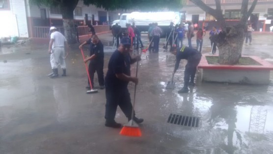Se empieza a normalizar la situación en las zonas que resultaron afectadas por las intensas lluvias de las últimas horas y que afectaron principalmente la calle Olivo en Papantla, Ver.