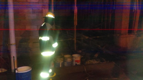 La noche de este miércoles 14 albañiles resultaron lesionados tras derrumbarse la cimbra de una obra en la que echaban el colado. Los hechos ocurrieron en la  construcción donde será supuestamente una farmacia localizada  en la avenida J.B. Lobos de la colonia Predio Uno, justo frente al motel Bonampak, en la ciudad de Veracruz. 