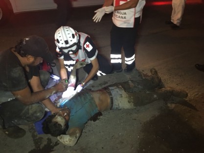 La noche de este miércoles 14 albañiles resultaron lesionados tras derrumbarse la cimbra de una obra en la que echaban el colado. Los hechos ocurrieron en la  construcción donde será supuestamente una farmacia localizada  en la avenida J.B. Lobos de la colonia Predio Uno, justo frente al motel Bonampak, en la ciudad de Veracruz. 