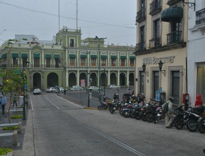 Lamentable la situación de inseguridad en la ciudad de Xalapa; en esta ocasión uno de nuestros compañeros fue víctima de robo en pleno centro de la ciudad; fue cuando se dirigía a una entrevista que le sustrajeron su celular de su equipo de trabajo.