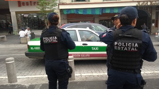 Lo lamentable del caso es que los policías ya tenían conocimiento de esto y tardaron como 15 minutos en llegar al sitio y dijeron <em>se me hace que fueron los mismos de ayer</em>.