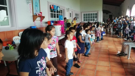 CAIC festeja a los padres por adelantado en las instalaciones del DIF municipal.
