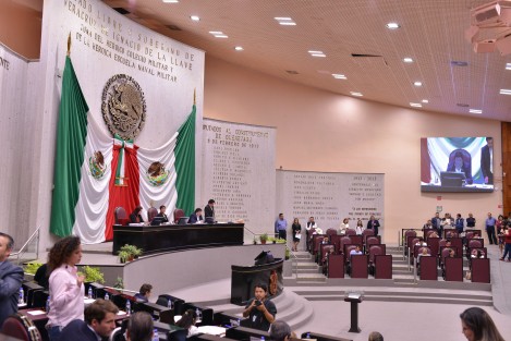 El Congreso del Estado aprobó la donación del predio El Faunito al INECOL, en comodato por 20 años. Cabe recordar que tal propiedad fue adquirida con recursos estatales desviados que estaban destinados a otros rubros como pago a empresas, el IPE, y otros adeudos que aún mantiene el Gobierno del Estado desde la administración anterior. 