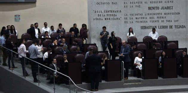 Aspecto de la sesión del Congreso del Estado 
