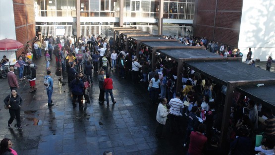 Este jueves cientos de jóvenes presentaron  el examen de admisión para la Escuela Normal Veracruzana.  