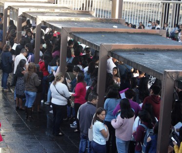 Este jueves cientos de jóvenes presentaron  el examen de admisión para la Escuela Normal Veracruzana.  