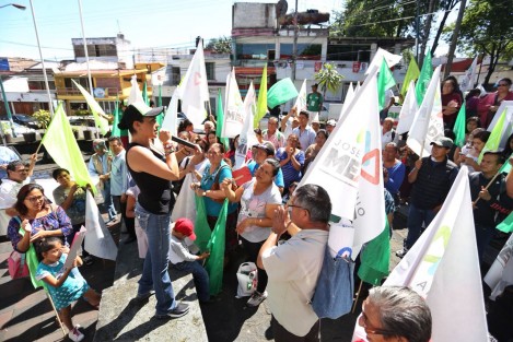 A seis días de que culmine el periodo de campañas, la candidata a la diputación local, Michelle Servin González sigue caminando las calles de Xalapa para pedir a la ciudadanía vote verde el domingo primero de julio. 