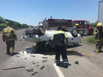 Un accidente registrado en la carretera Paso del Toro- Santa Fe, dejó como saldo una persona fallecida y varios heridos. El percance ocurrió en el municipio de Medellín entre dos camionetas compactas.