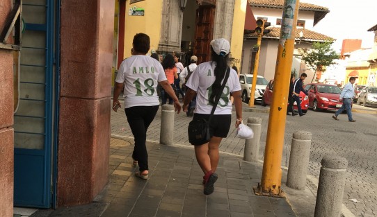 Las fiebres, futbolera y electoral invaden el ambiente. 