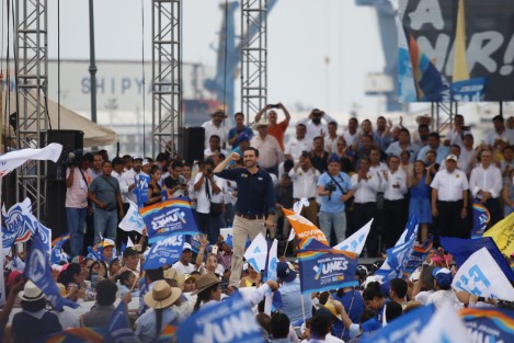 Ricardo Anaya y Miguel Ángel Yunes Marquez, realizaron su cierre de campaña en la Macro Plaza del malecón de Veracruz.
